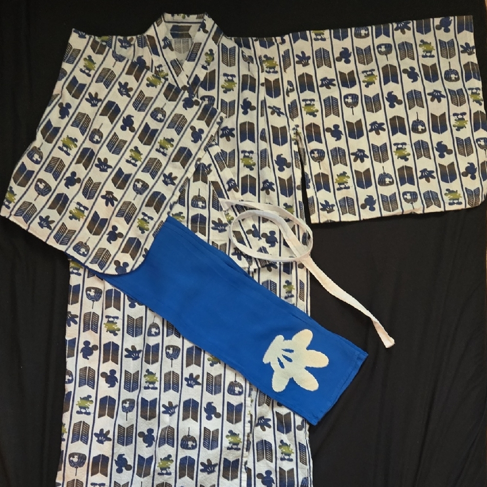Disney Blue and White Elephant Pattern Pajama Robe